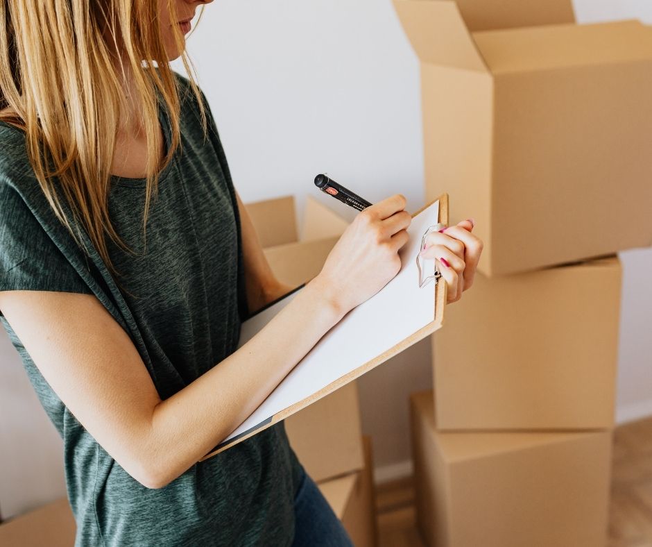 hoarder cleaners near me - sorting through items